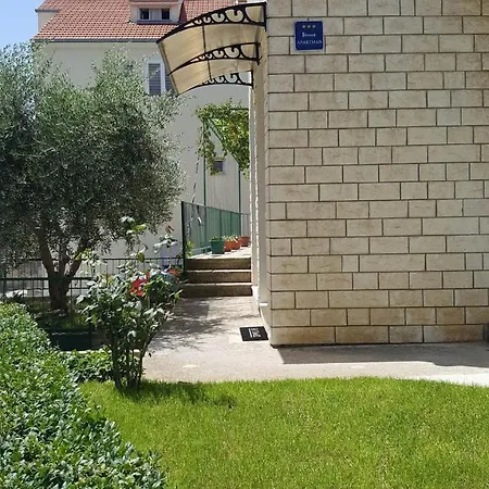 Ana